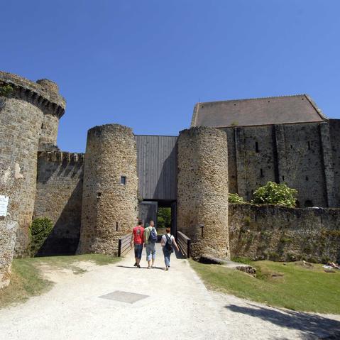 Château de la Madeleine Château de la Madeleine