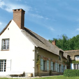 Maisons de chaume et d'illustres